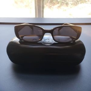 Black Gucci sunglasses